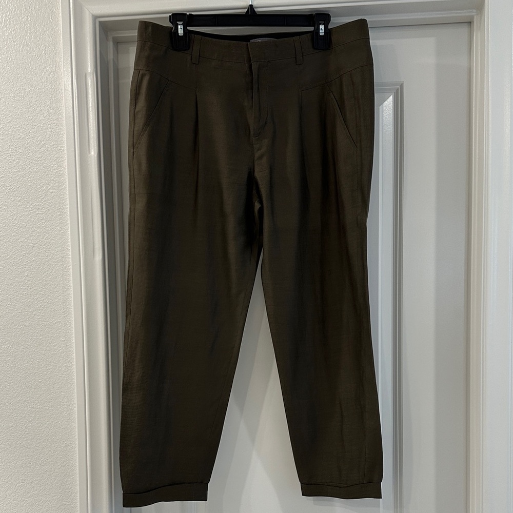 Vince Pleated Trousers Womens 8 Olive Green Rayon Cotton Cuffed Cropped Pants